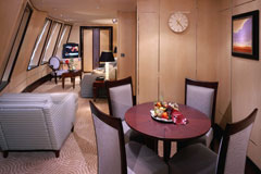 Queen Mary 2 Suite Stateroom
